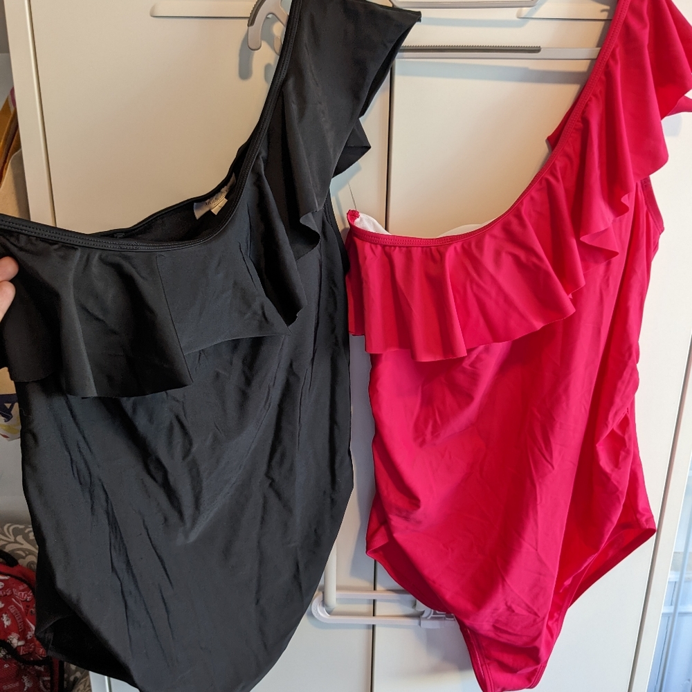 One shoulder ruffle detail maternity swimsuits (2)